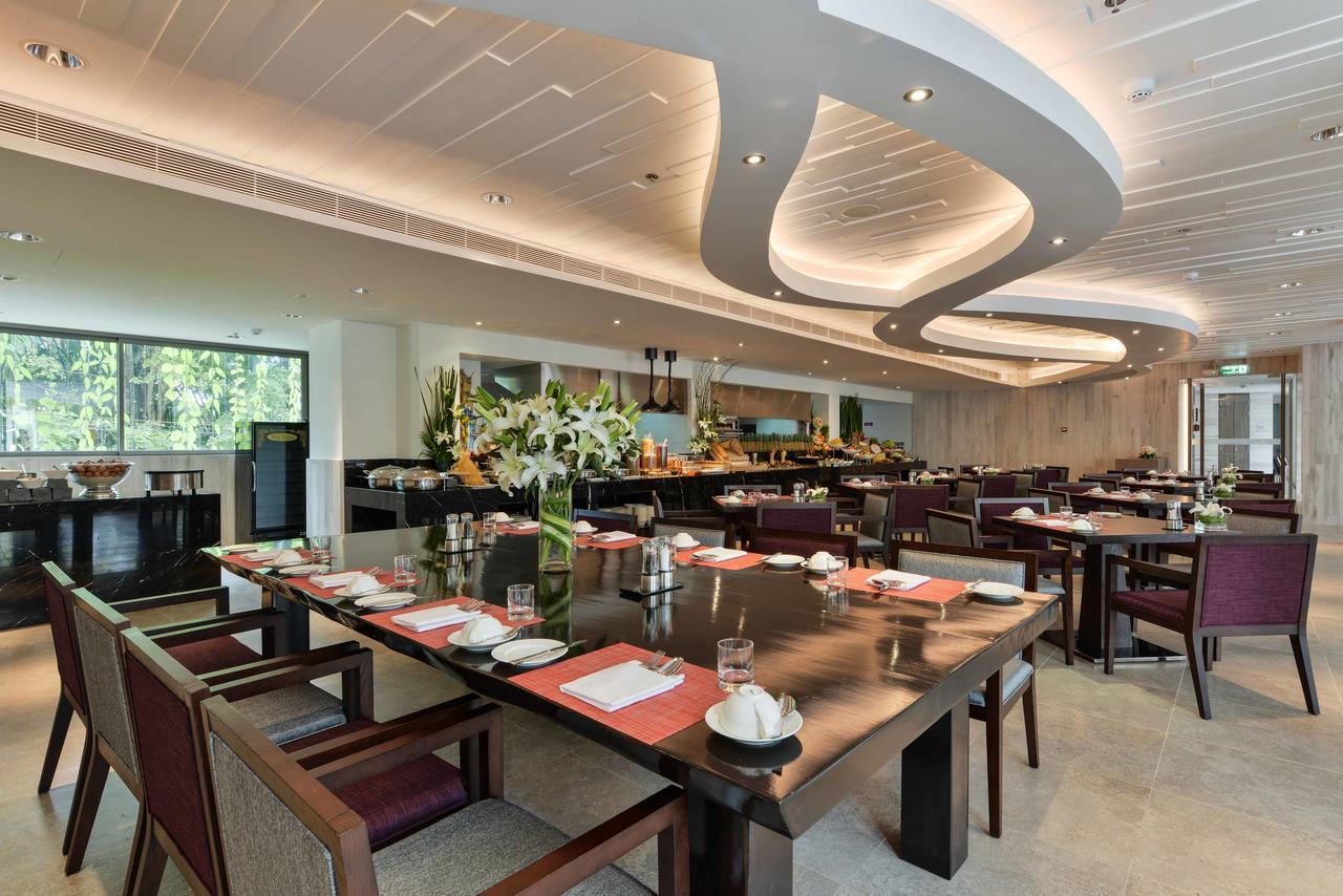 Dream Phuket Hotel & Spa Экстерьер фото